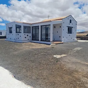 https://casa-cucu-lajares-35650.in-canary-islands.com